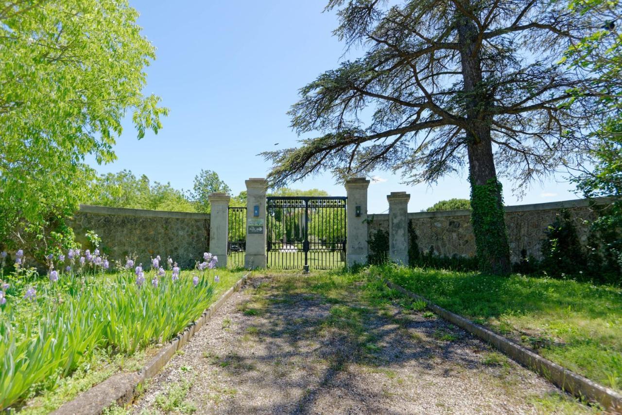 Private Furnished Apartment With All Comfort Has A Garden In A Green Space Meyreuil Dış mekan fotoğraf